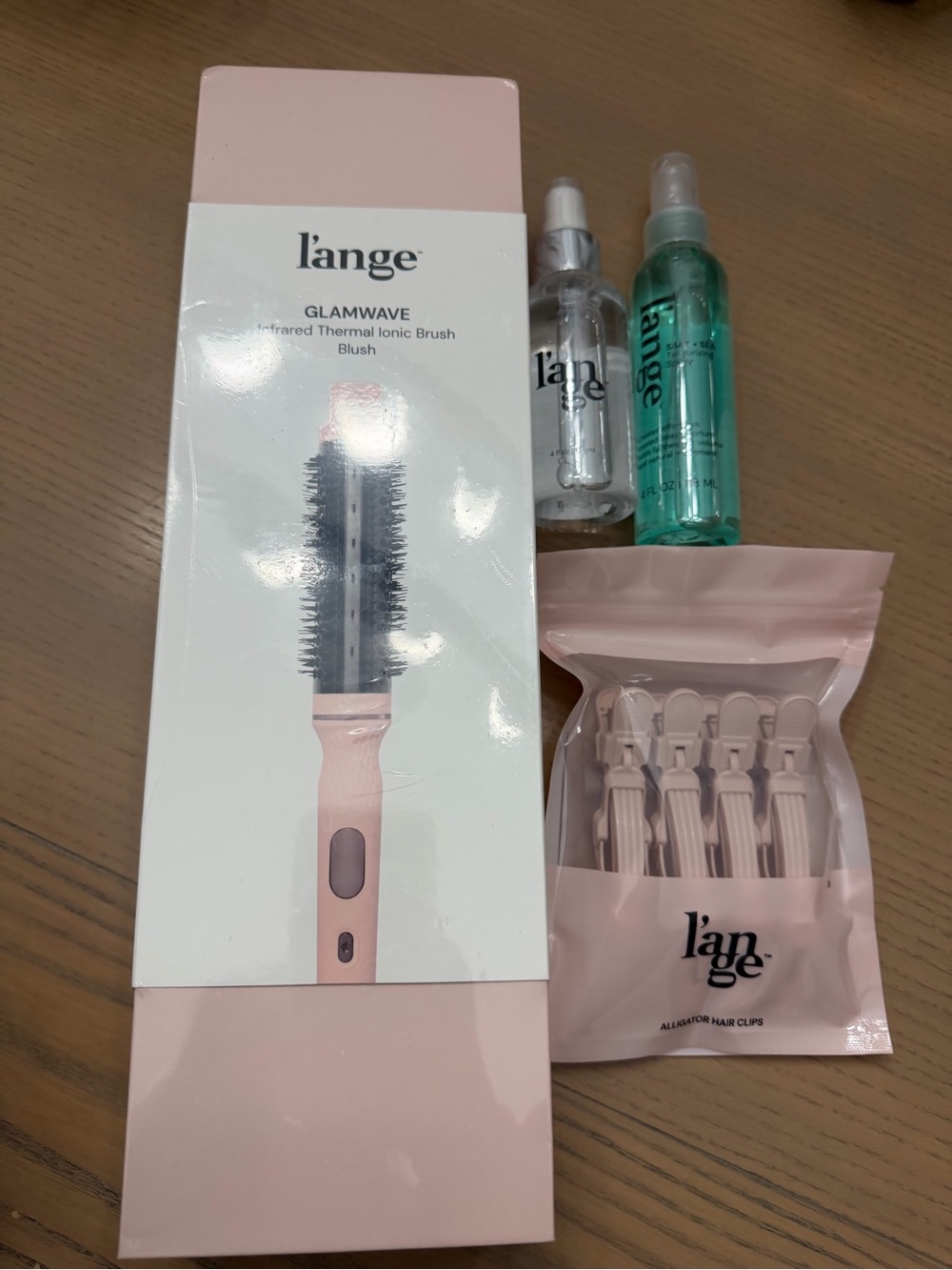 L'ange Glamwave Styling Brush & Blush Clips Set
